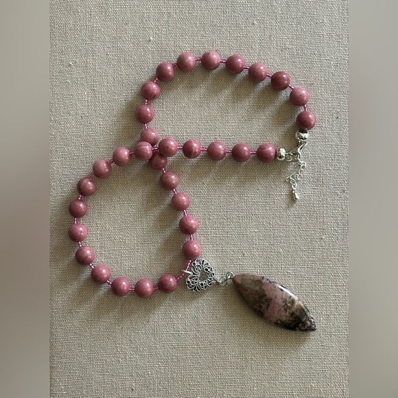 24 inch Rhodonite Gemstone bead necklace NWOT - Picture 2 of 13